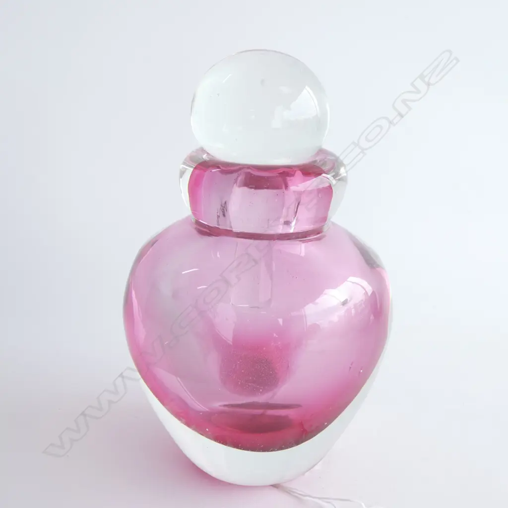 A Cased ruby/clear Flacon de Parfum Image 1++